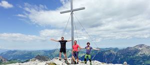 Bergtour im herrlichen Gadental - Gipfelkreuz des Misthaufen