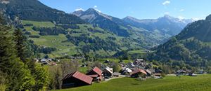 Am Kneippweg in Raggal – Blick ins Tal