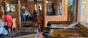 Unsere Gäste genießen das erste "Frisch gekocht" Buffet von 2erlei Catering